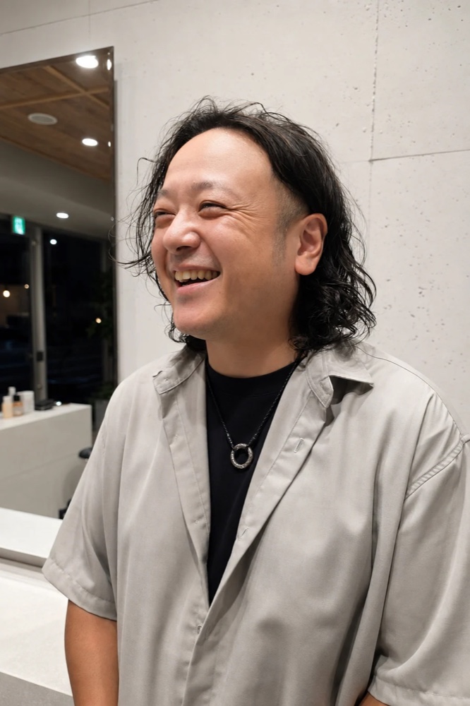 男性スタイリストの顔写真